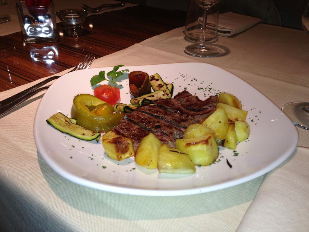Albergo Dei Laghi Turate Kültér fotó